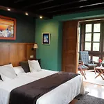 Casa Escuela De - La Casona De Landhaus *